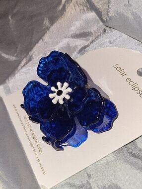Eclipse Deep Blue Floral Acrylic Hair Clip